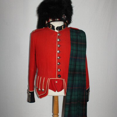 Doublet 48e Highlanders of canada et son Feather Bonnet