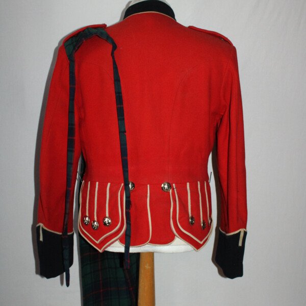 Doublet 48e Highlanders of canada et son Feather Bonnet