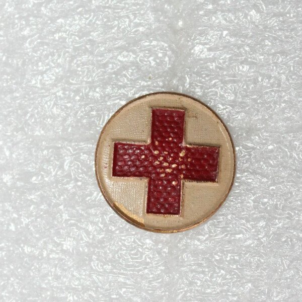 grande  broche Croix rouge
