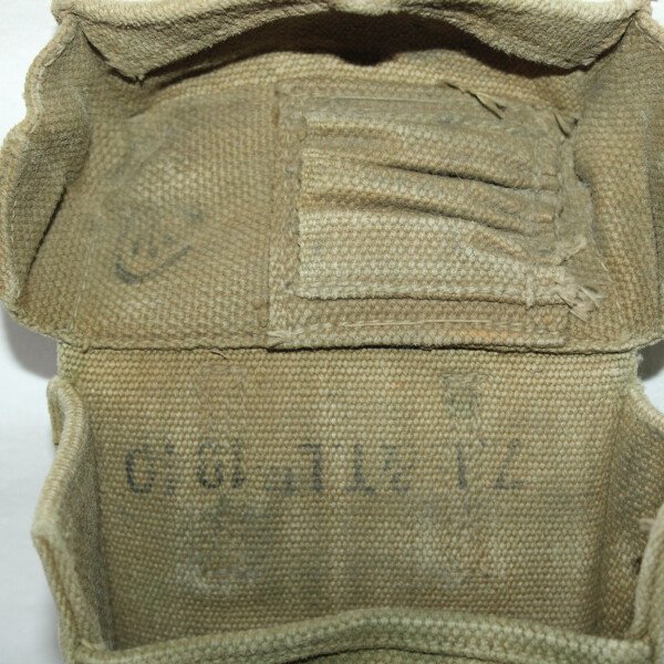 Pouch canadienne 1940