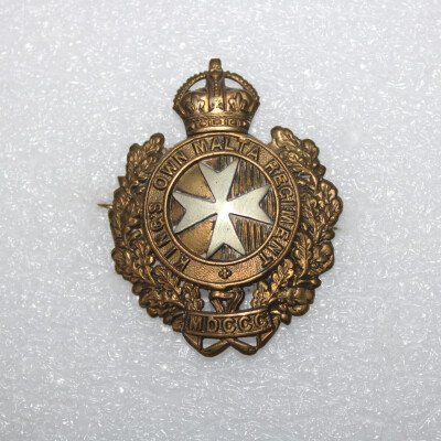 Cap badge King's own malta