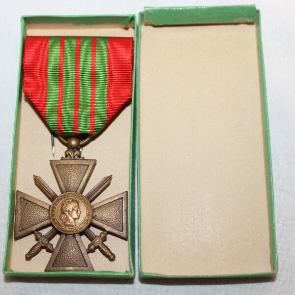 Croix de Guerre 1939 dans son carton