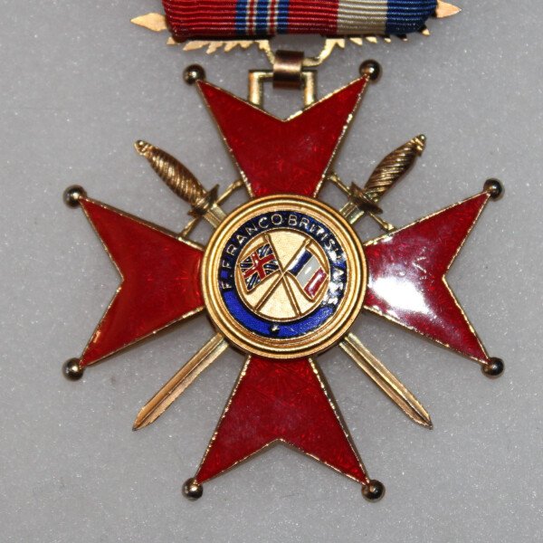 Croix de commandeur de l'asso franco/britannique