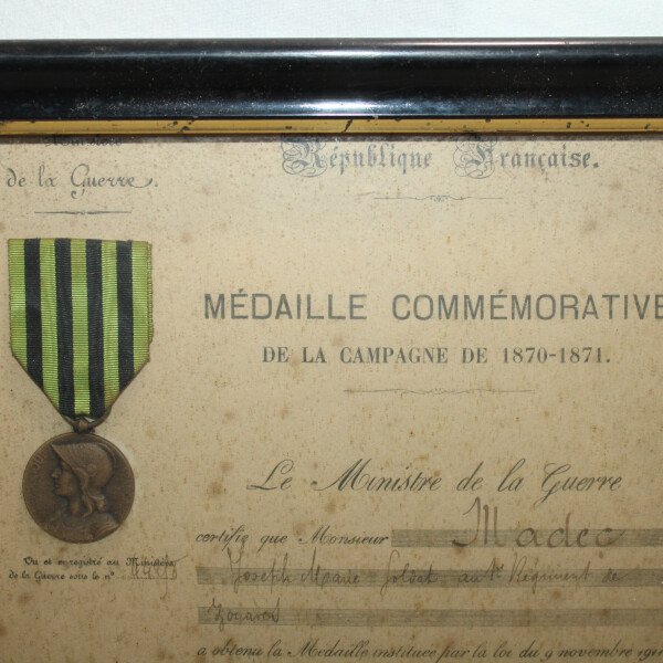 Médailles et diplômes 1er Zouave