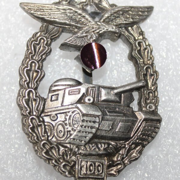 Badge panzer division Hermann Goering, 100