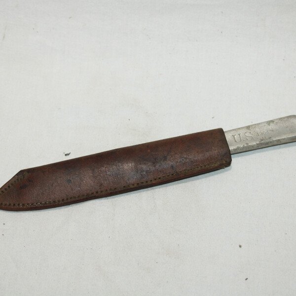 Couteau Mle 1902 et étui