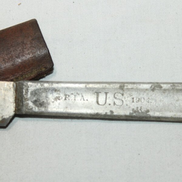 Couteau Mle 1902 et étui