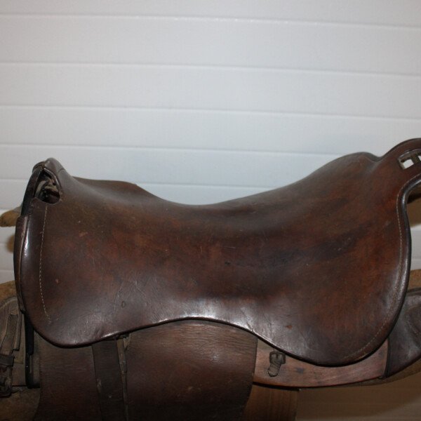 selle de cavalerie Canadienne