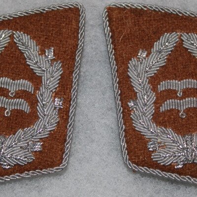 pattes de col Oberstleutnant, transmission