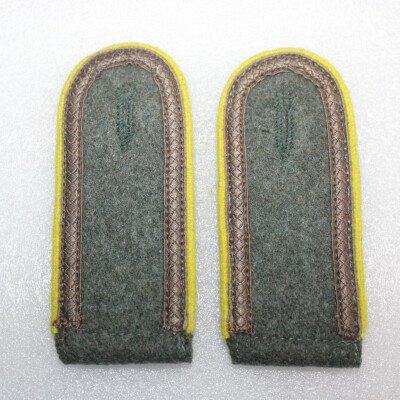 pattes d'épaules sergent  mle 43  cavalerie / motocycliste
