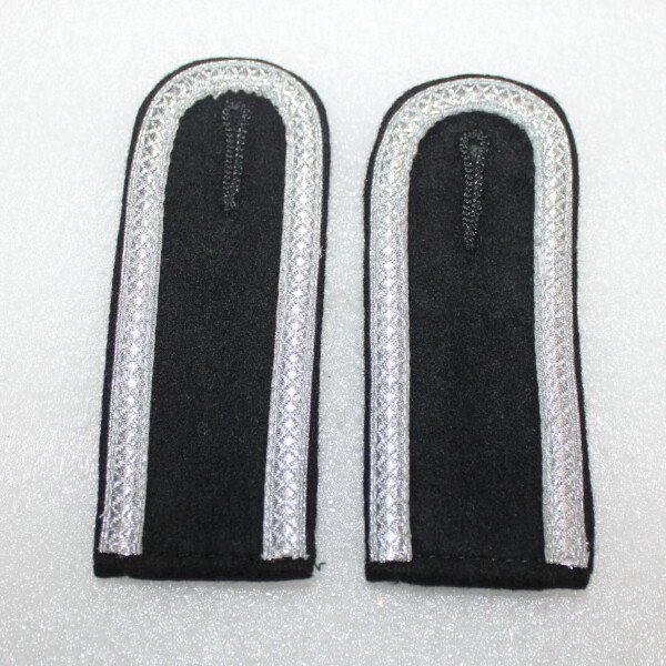 pattes d'épaules de sergent pionnier SS.