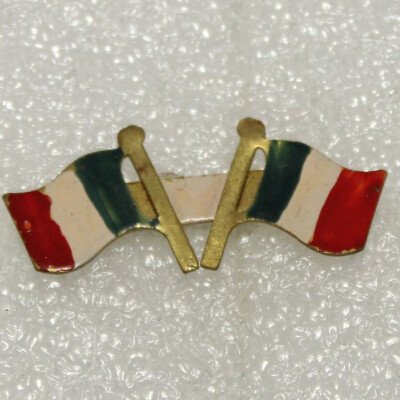 Broche libération, drapeaux