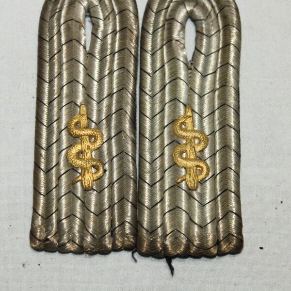 Pattes d'épaule officier medecin