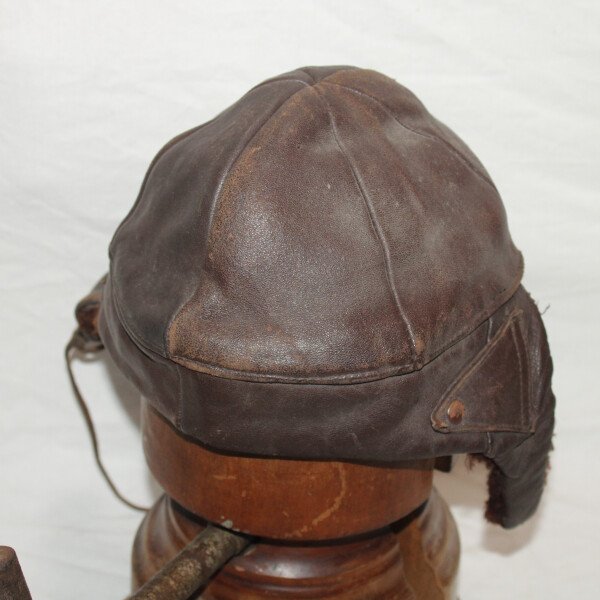 Bonnet en cuir