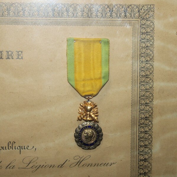 Médaille militaire et diplôme