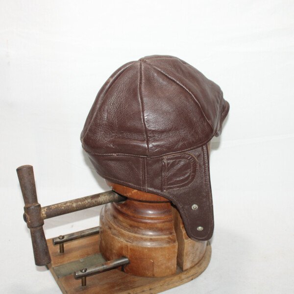 Bonnet en cuir C