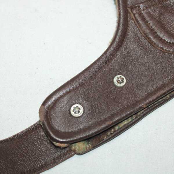 Bonnet en cuir C