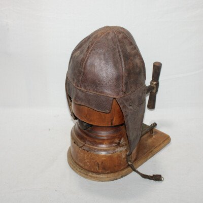 Bonnet en cuir D