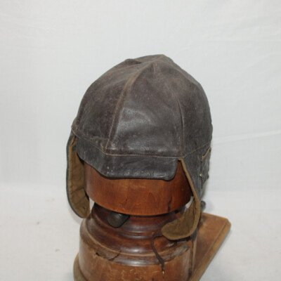 Bonnet en cuir E