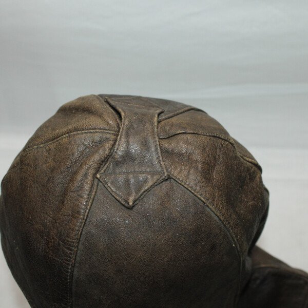 Bonnet en cuir F