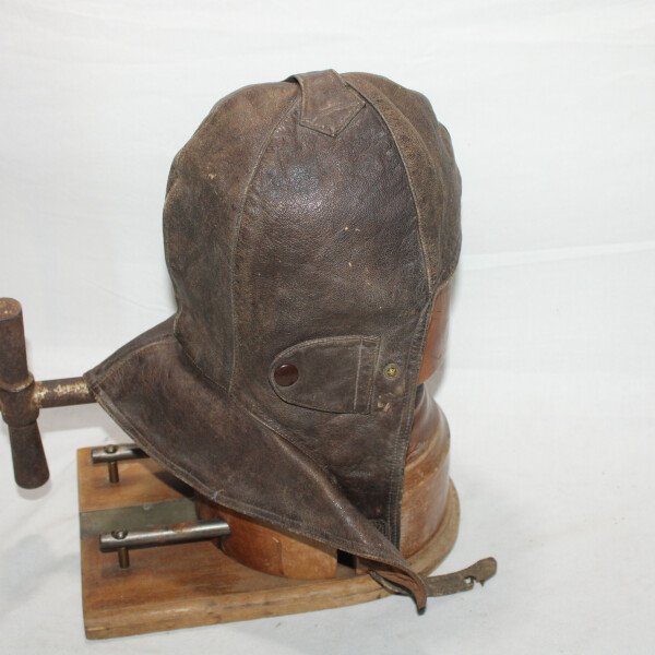 Bonnet en cuir F