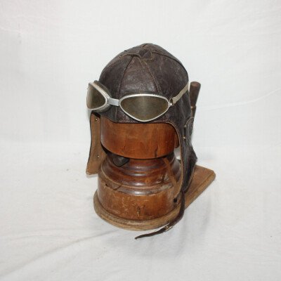 Bonnet en cuir et lunette