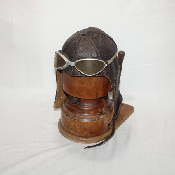 Bonnet en cuir et lunette