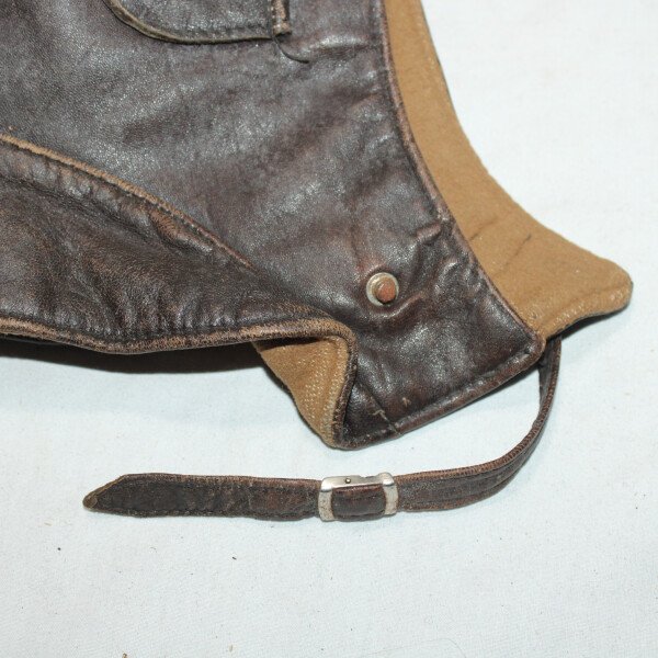 Bonnet en cuir et lunette