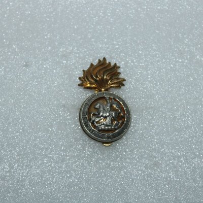 Cap badge du northumberland fusilliers Type II