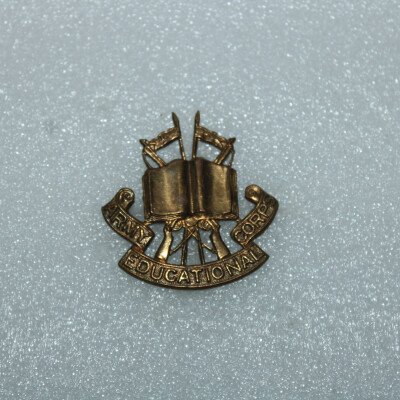 Cap badge AEC
