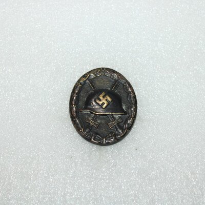 Badge blessée bronze