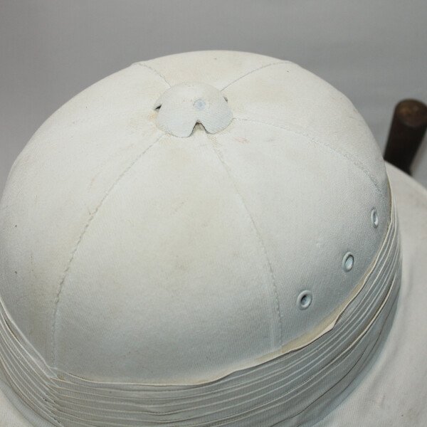 Casque colonial blanc