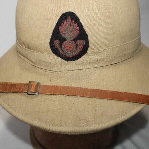Casque colonial douane