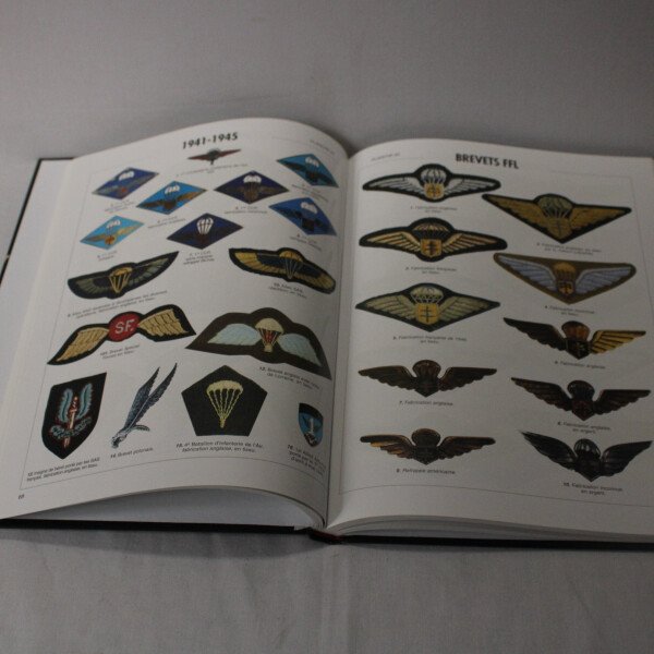 Insignes et brevets parachutistes
