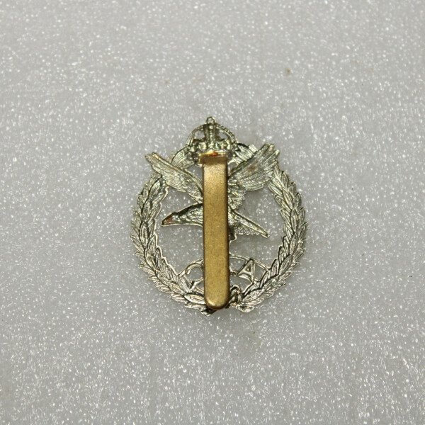 Caps badge AAC