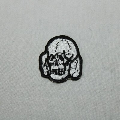 Tête de mort calot troupe SS