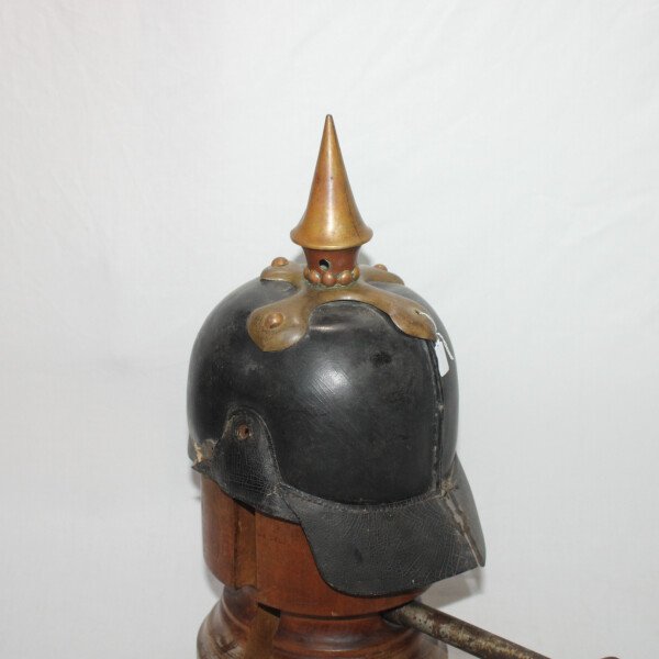 Casque à pointe MDL 1860
