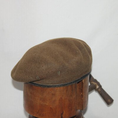 Khaki beret