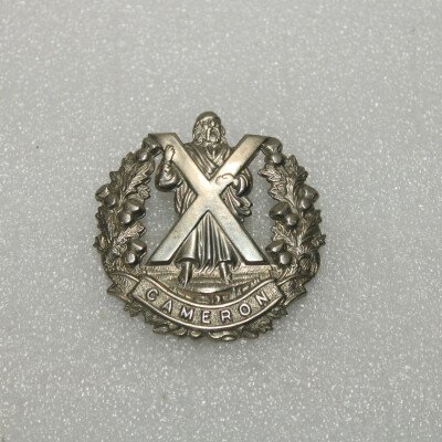 cap badge Queen's own Cameron highlanders