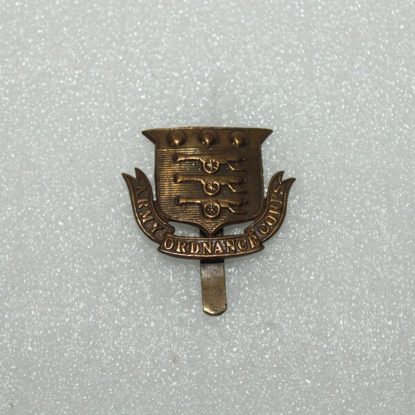 Cap badge AOC