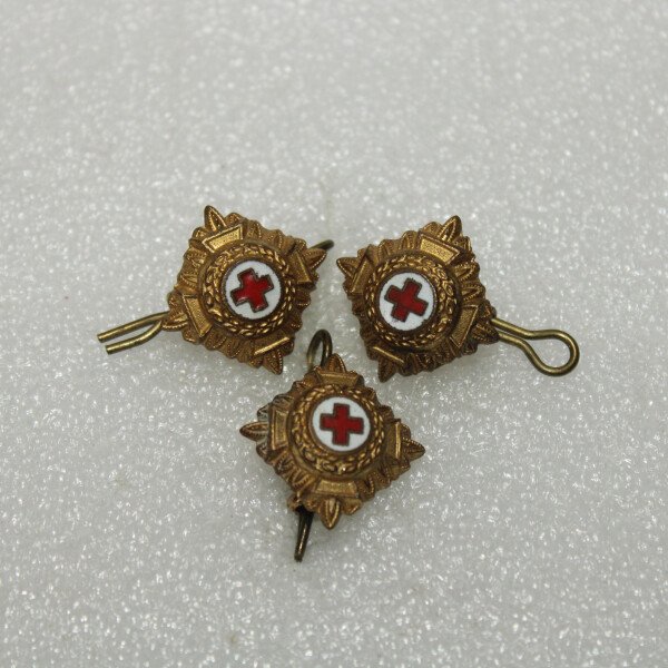 Pip's red cross