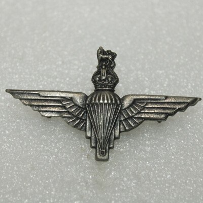 Cap badge Parachute Reg