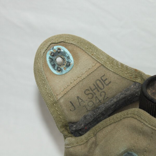 Gourde avec housse 1942