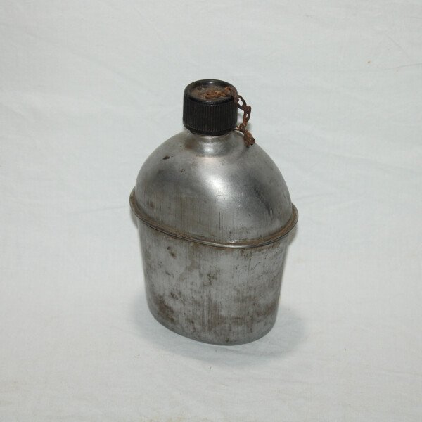 Gourde avec housse 1942