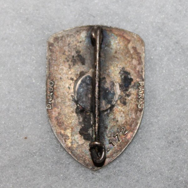 8e Dragon, Bandes rouges