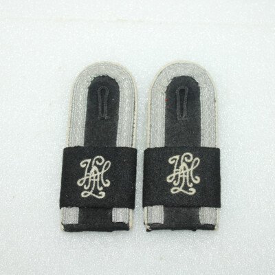 Pattes d'épaule Sergent LAH