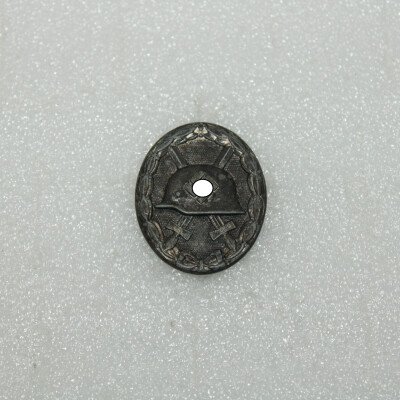 Badge blessé argent N°107