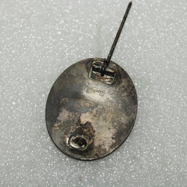 Badge blessé argent N°107