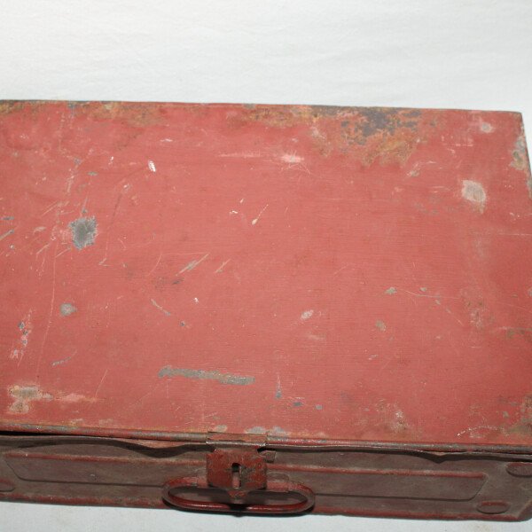 Boite à paquetage rouge