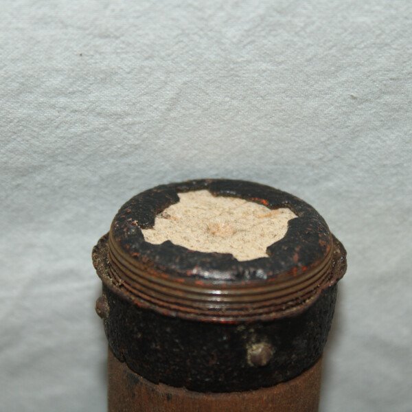 Grenade à manche fumigène